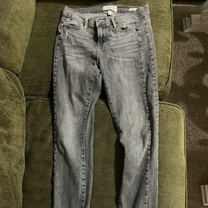 Frame skinny jeans in a very light black wash / gray. Size 26
